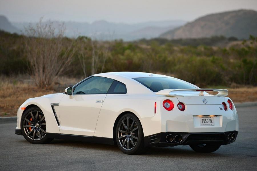  Nissan GT-R 2014 года  (фото 49 из 80)